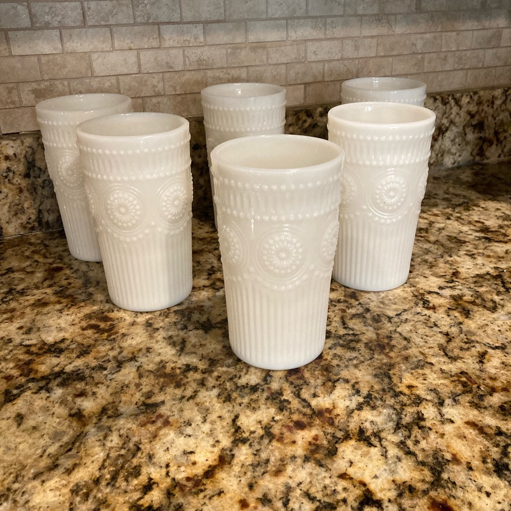 Pioneer Woman Adeline white Milk Glasses Set of 6